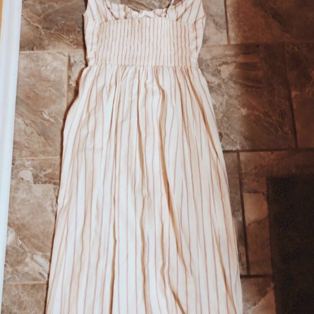 White Flowy Dress w/stripes 💫 - Picture 5 of 7